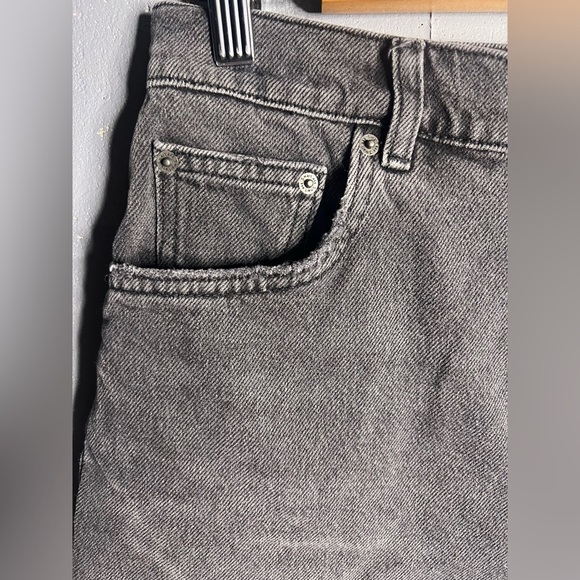 Reformation Black Denim Distressed Shorts 3” in size 28 - Picture 5 of 10